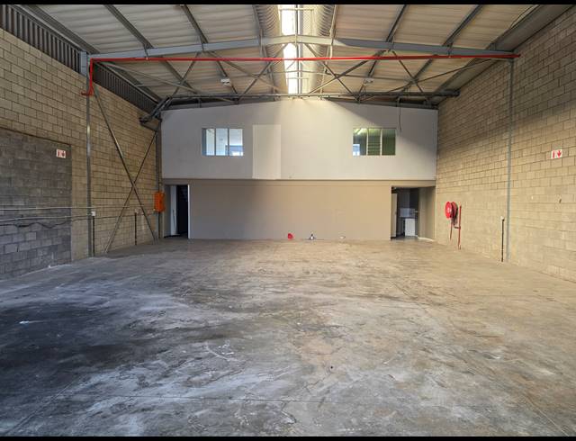 394M² MINI FACTORY TO LET IN KYA SANDS